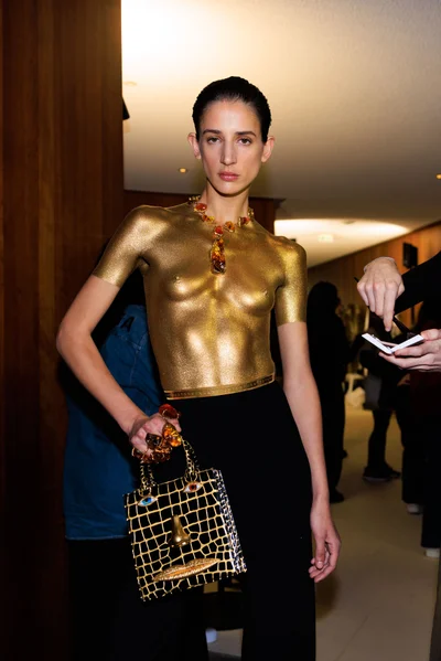 Look 18